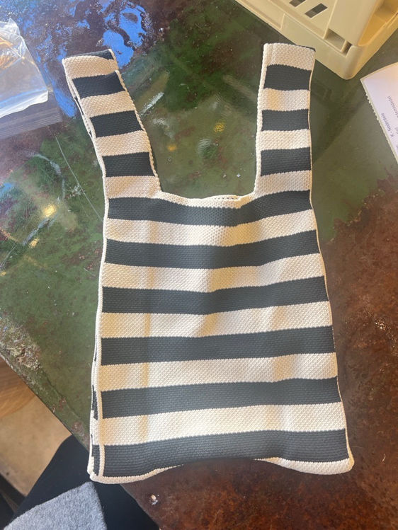 Billede af Black line knitting bag