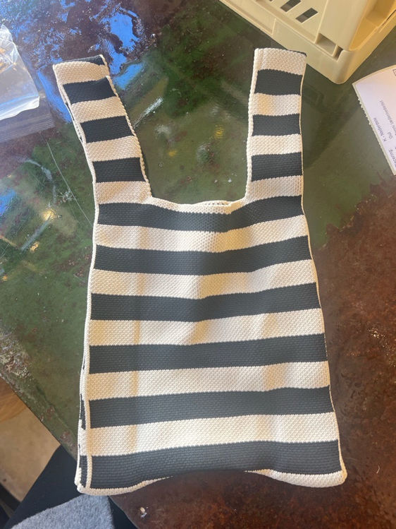 Billede af Black line knitting bag