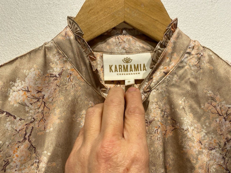 Billede af KARMAMIA satinskjorte som ny 