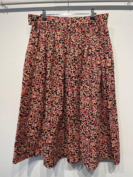 Billede af H&M blomstret nederdel