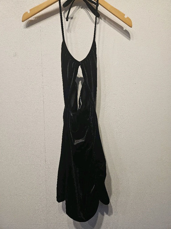 Billede af Zara super fed velvet kjole m.cut outs 