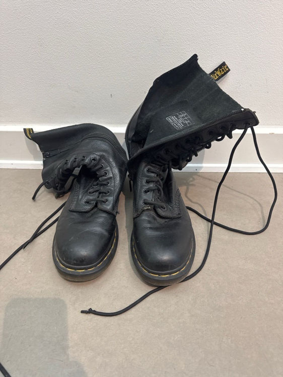 Billede af DR Martens