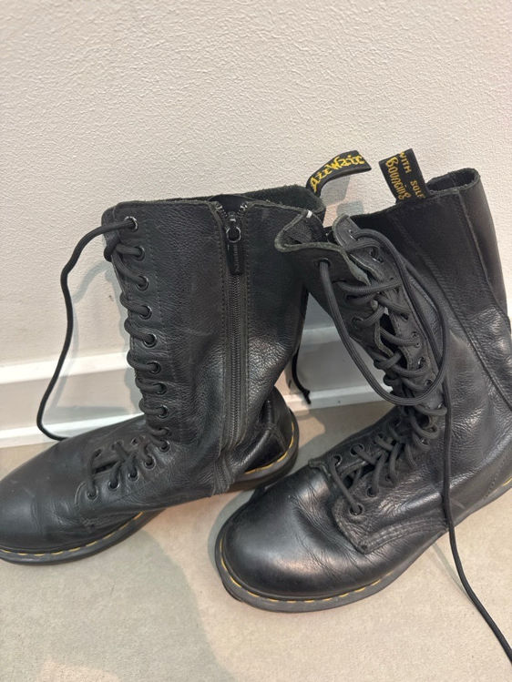 Billede af DR Martens