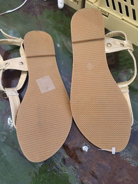 Billede af Guld sandaler 