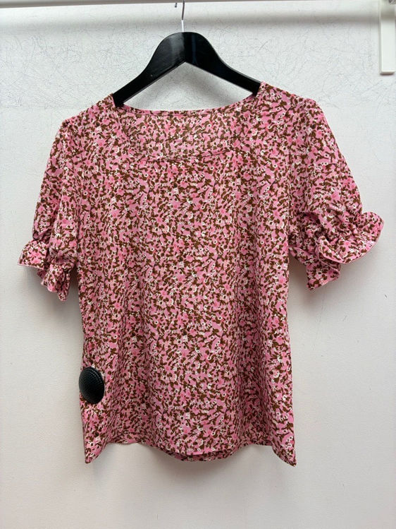 Billede af Nu blomstret bluse med rynk på ærmet