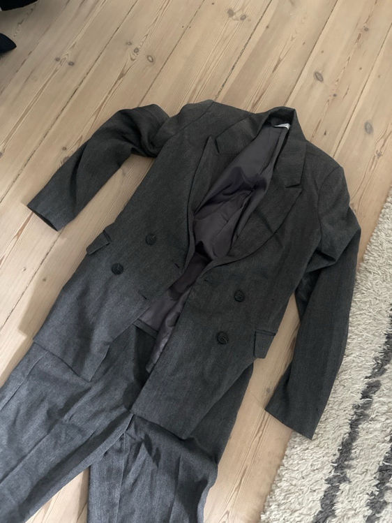 Billede af Gråt suit 