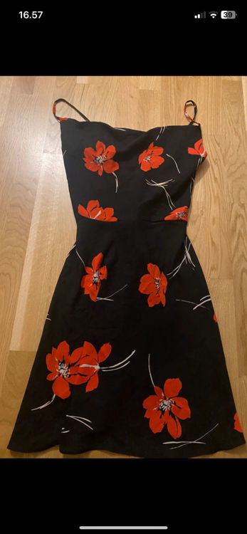 Billede af Blomstret kjole